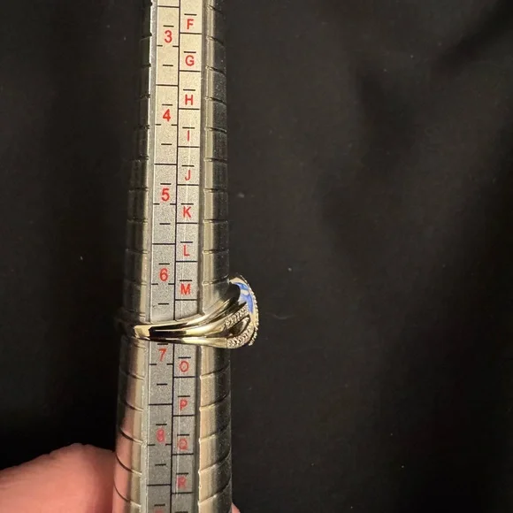 Kay Jewelers Sterling Silver Diamond Ring size 7 - Picture 3 of 4